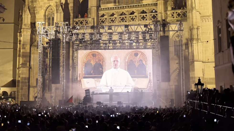 O concerto aconteceu em frente à catedral de S. Elizabete, em Kosice