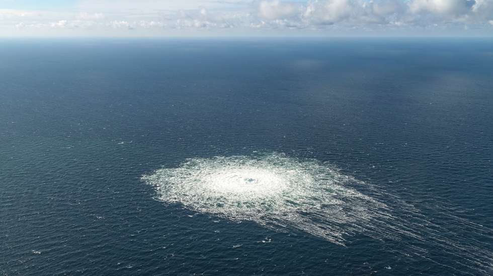 epa10209592 A handout photo taken from a Danish F-16 jet on 27 September 2022 and made available by the Danish Defence Command shows a gas leak of the Nord Stream 2 pipeline off Bornholm, Denmark, Baltic Sea. The Danish energy agency confirmed 27 September 2022 three gas leaks on the Nord Stream 1 and 2 pipelines.  EPA/Danish Defence Command / HANDOUT  HANDOUT EDITORIAL USE ONLY/NO SALES