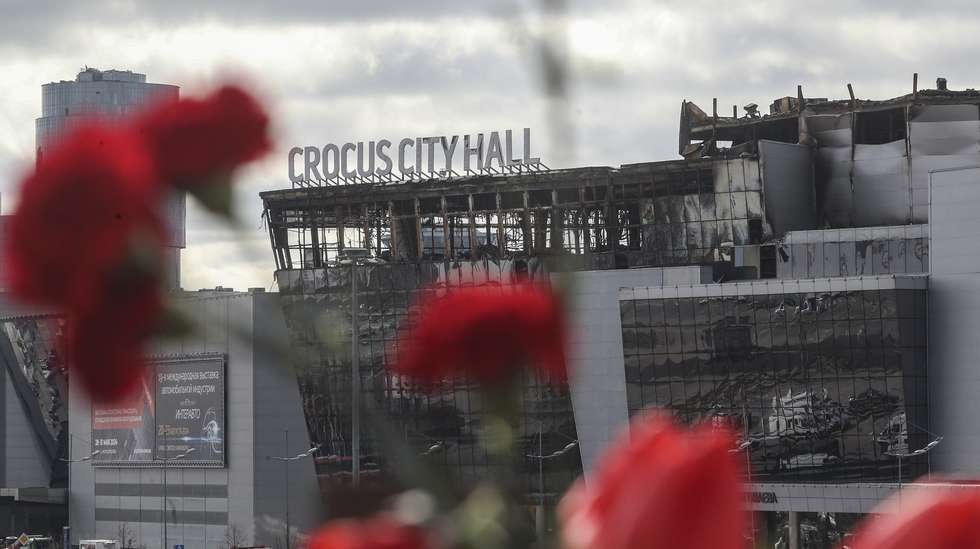 epa11242469 A view of the burned Crocus City Hall concert venue following a terrorist attack in Krasnogorsk, outside Moscow, Russia, 25 March 2024. At least 137 people were killed and more than 100 hospitalized after a group of gunmen attacked the concert hall in the Moscow region on 22 March evening, Russian officials said. Eleven suspects, including all four gunmen directly involved in the terrorist attack, have been detained, according to Russian authorities.  EPA/MAXIM SHIPENKOV