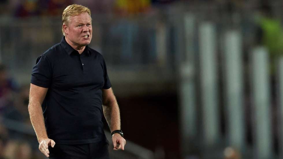epa09468633 FC Barcelona's head coach Ronald Koeman reacts during the UEFA Champions League Group E soccer match between FC Barcelona and Bayern Munich held at Camp Nou stadium, in Barcelona, Spain, 14 September 2021.  EPA/Alejandro Garcia
