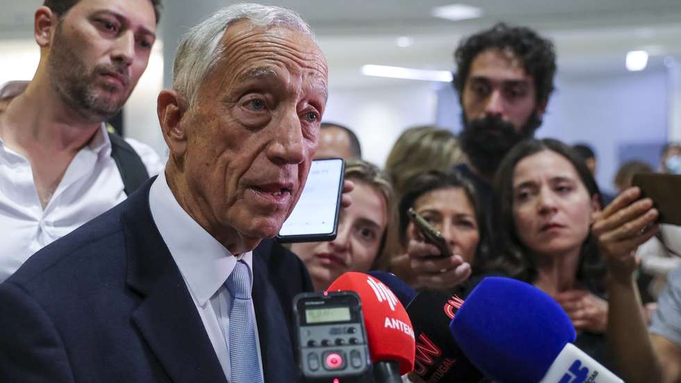 Presidente da República, Marcelo Rebelo de Sousa, fala à comunicação social antes de partir para o Brasil onde visitará as cidades do Rio de Janeiro, São Paulo e Brasília, Lisboa, 1 de julho de 2022. Marcelo Rebelo de Sousa desloca-se ao Brasil para as comemorações dos 100 anos da travessia aérea do Atlântico Sul.  PAULO NOVAIS/LUSA