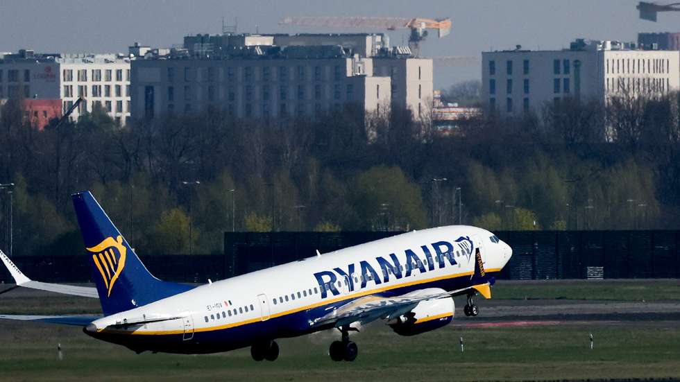 epa12895811 A Ryanair airplane departs from the Berlin Brandenburg Airport in Schoenefeld, Germany, 17 April 2026. Global airlines face surging jet fuel costs amid escalating tensions in the Middle East. The volatile situation is tightening supply and pushing kerosene prices to record levels.  EPA/FILIP SINGER