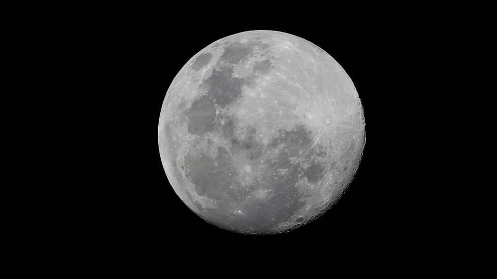 Lua cheia vista do Rio de Janeiro, Brasil. SRDJAN SUKI/LUSA