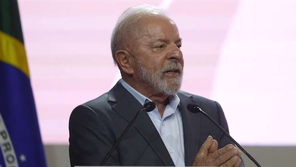 epa12516362 Brazilian President Luiz Inacio Lula da Silva speaks during the opening of the COP30 conferences in Belem, Brazil, 10 November 2025. Lula called for 'a new defeat for the deniers' who dismiss global warming. Representatives from some 170 countries are participating in the 30th United Nations Climate Change Conference, COP30, which will run until November 21.  EPA/Antonio Lacerda