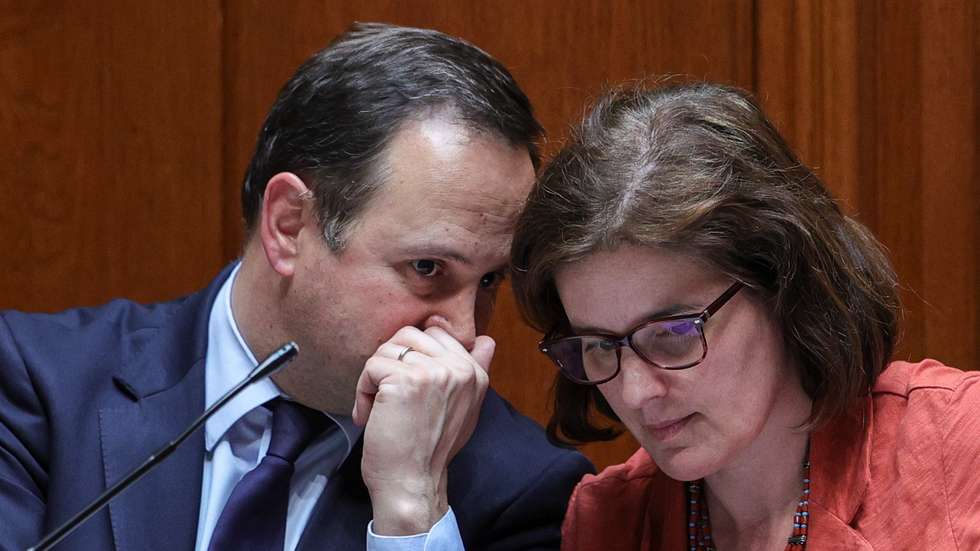 Resposta enviada pelos ministérios dos dois dirigentes socialistas diz que Finanças foram intermediárias