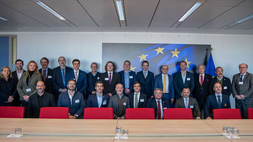 Terceiro dia de visita da delegação da Confederação a Bruxelas teve reunião com equipa do comissário europeu do Desporto, Glenn Micallet