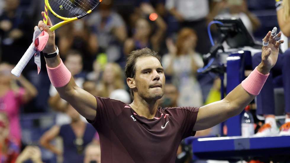 epa10153881 Rafael Nadal of Spain reacts after defeating Fabio Fognini of Italy during their second round match during the US Open Tennis Championships at the USTA National Tennis Center in Flushing Meadows, New York, USA, 01 September 2022. The US Open runs from 29 August through 11 September.  EPA/JASON SZENES