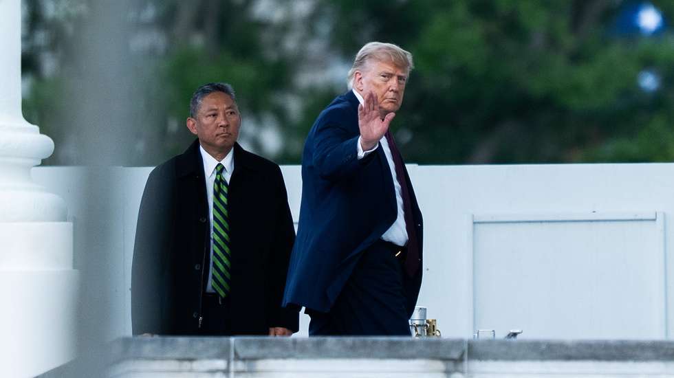epa13059560 US President Donald Trump returns to the White House in Washington, DC, USA, 23 June 2026.  EPA/ALLISON ROBBERT / POOL
