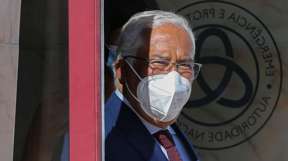 O primeiro-ministro, António Costa, à saída do Briefing Operacional na ANEPC - Autoridade Nacional de Emergência e Proteção Civil, em Carnaxide, Oeiras, 12 de agosto de 2021. MANUEL DE ALMEIDA/LUSA