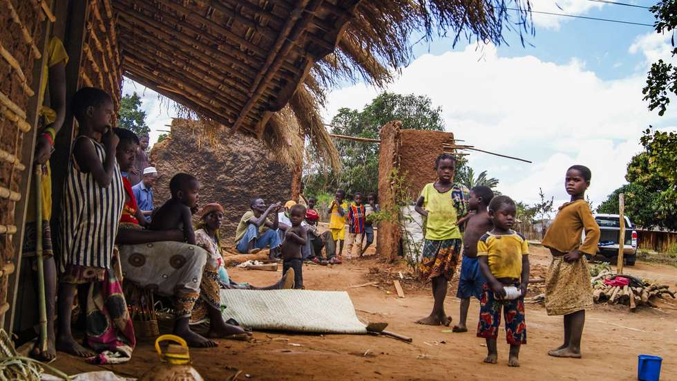 Comunidades que regressaram à aldeia 19 de outubro, atacada por grupos armados em Quissanga, Cabo Delgado, Moçambique