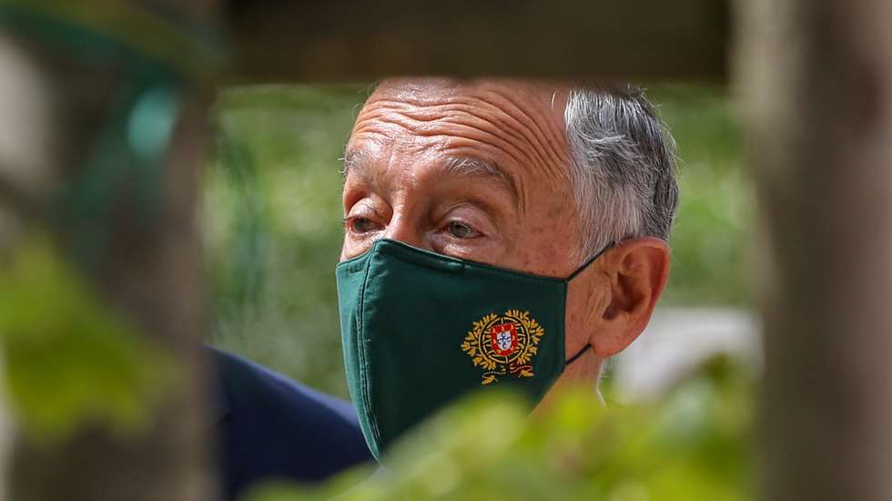 O Presidente da República, Marcelo Rebelo de Sousa, durante a visita à ao Lar Quinta Alegre da Santa Casa da Misericórdia de Lisboa, 03 de abril de 2021. MANUEL DE ALMEIRA/LUSA
