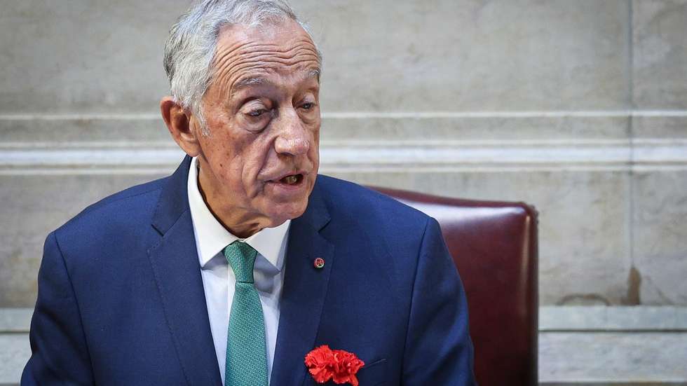 Marcelo Rebelo de Sousa anunciou em 2021 que até aos 50 anos da Revolução dos Cravos tencionava condecorar todos os militares que participaram no 25 de Abril