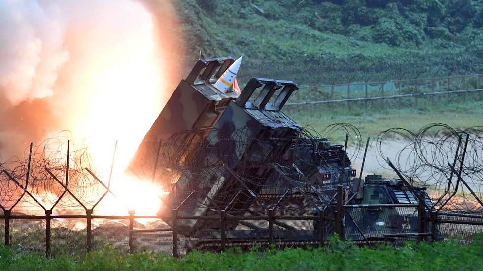 epa06115700 A handout photo made available by South Korea's Joint Chiefs of Staff (JCS) shows a US Army Tactical Missile System (ATacMS) being launched at an undisclosed location on the east coast, South Korea, 29 July 2017, as South Korea and the United States conduct a joint missile exercise in response to North Korea's firing an intercontinental ballistic missile the previous day.  EPA/SOUTH KOREA'S JOINT CHIEFS OF STAFF HANDOUT  HANDOUT EDITORIAL USE ONLY/NO SALES