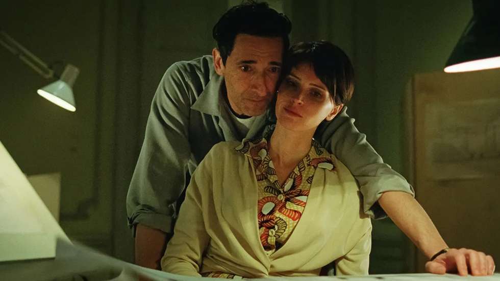 Adrian Brody e Felicity Jones protagonizam "O Brutalista", que chega às salas de cinema portuguesas esta quinta-feira