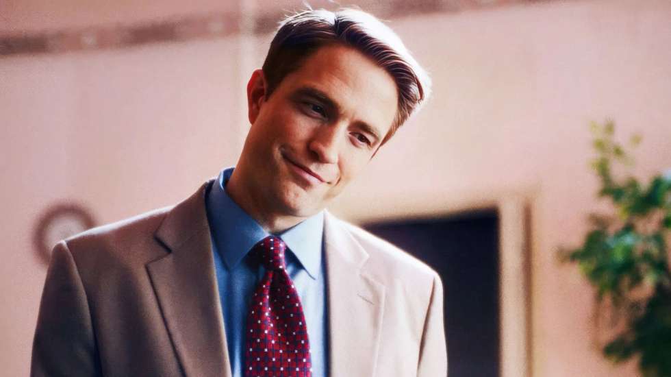 Pattinson quis garra e pêlo na venta à figura de Chris Hansen, tornando-o um tipo maníaco, por vezes irascível, sempre deslumbrado com a sua própria importância