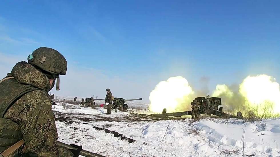 Russian troops participate in combat training