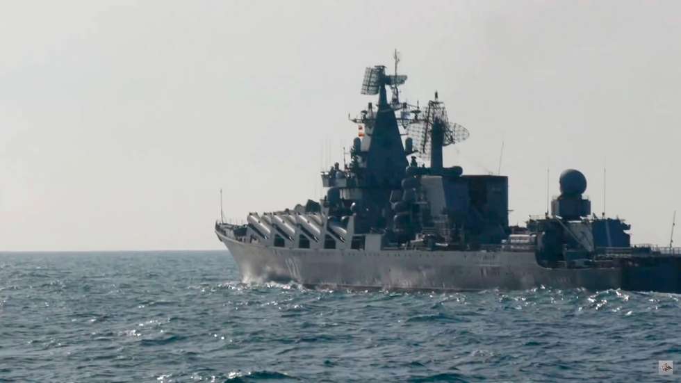 epa09889565 A handout still image taken from a video footage made available 18 February 2022  by the press service of the Russian Defence Ministry shows Russian Navy missile cruiser 'Moskva' participating in exercise in the Black Sea off the coast of Crimea, 18 February 2022. The Black Sea fleet's flagship, the RTS Moskva, was damaged after ammunition on board the vessel caught fire, according to Russian state media citing the Defence Ministry.  EPA/RUSSIAN DEFENCE MINISTRY/HANDOUT MANDATORY CREDIT / BEST QUALITY AVAILABLE HANDOUT EDITORIAL USE ONLY/NO SALES