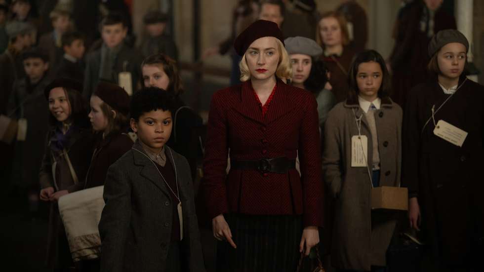Os protagonistas de "Blitz": Elliott Heffernan e Saoirse Ronan, mãe e filho contra tudo e todos os que estão contra eles