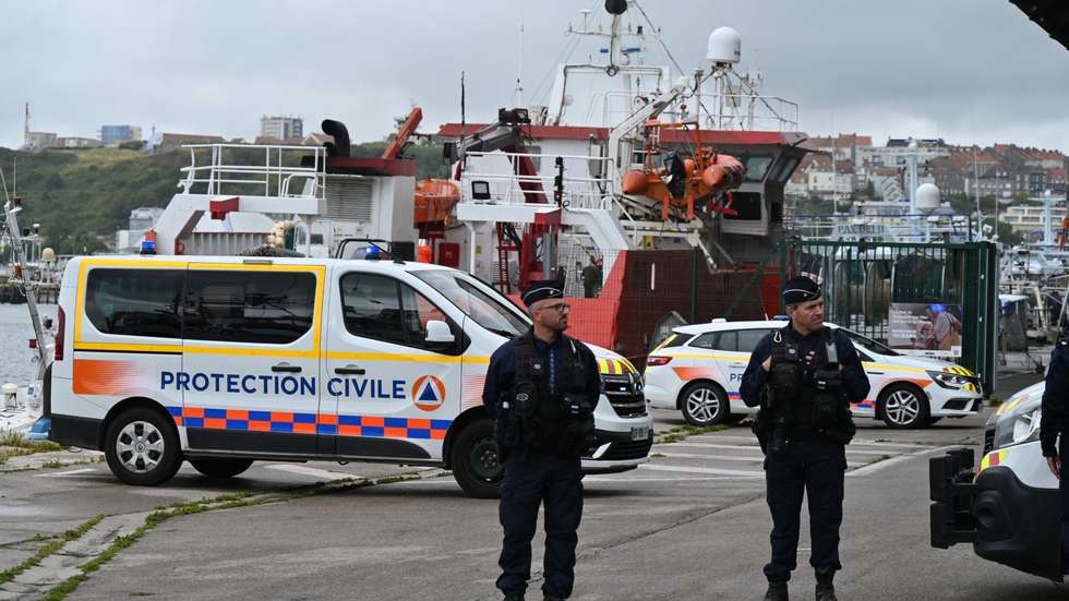 12 dead after boat with migrants sinks in English Channel