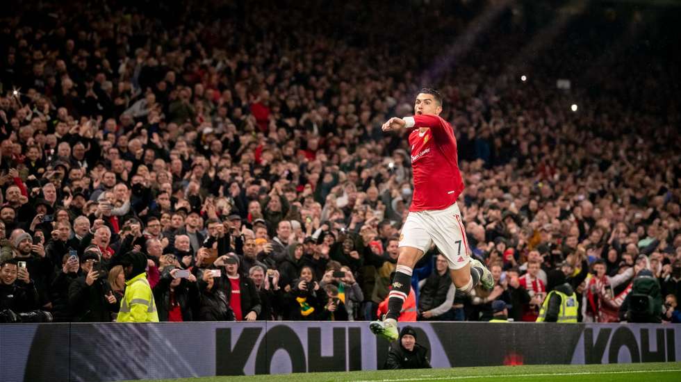Ronaldo voltou a festejar da forma habitual mas deixou-se depois ficar a olhar para os adeptos num encontro onde o Manchester United fez uma das melhores exibições com Ralf Rangnick