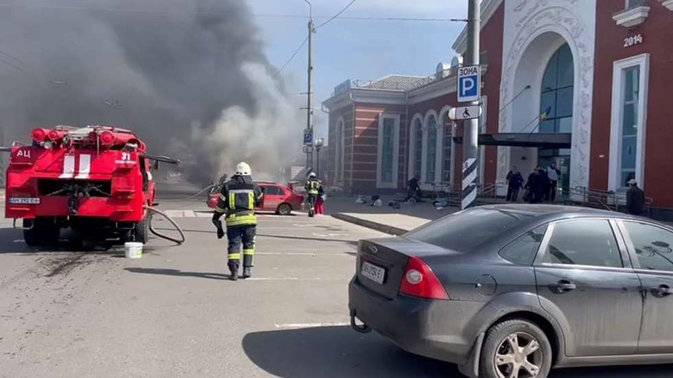 epa09878018 A handout picture made available by the Donetsk Regional State Administration shows emergency services working at the scene after a missile strike hit the railway station in Kramatorsk, Donbass region, eastern Ukraine, 08 April 2022. According to Ukrainian authorities more than 30 people have been killed and over 100 others wounded in the rocket attack. Thousands of people were at the station during the missile strike, as residents of Donetsk region are being evacuated to safer regions of Ukraine, according to a statement from the Donetsk Regional State Administration.  EPA/DONETSK REGIONAL STATE ADMINISTRATION HANDOUT BEST QUALITY AVAILABLE -- MANDATORY CREDIT: DONETSK REGIONAL STATE ADMINISTRATION -- HANDOUT EDITORIAL USE ONLY/NO SALES