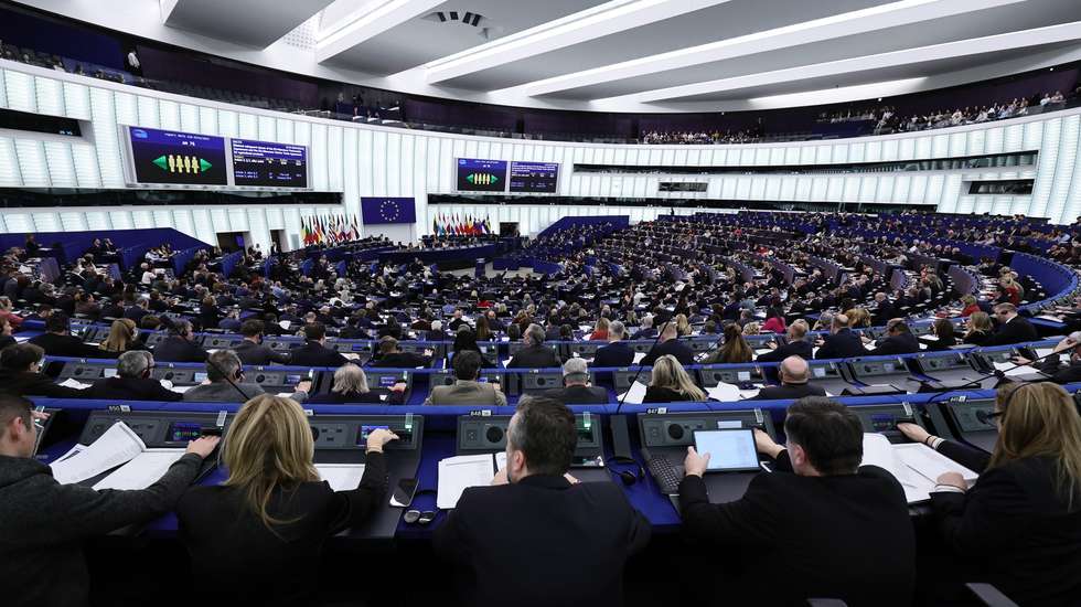 epa12596176 Members of the Parliament sit during voting in the Hemicycle at the European Parliament in Strasbourg, France, 16 December 2025. The current plenary session runs from 15 until 18 December 2025.  EPA/RONALD WITTEK