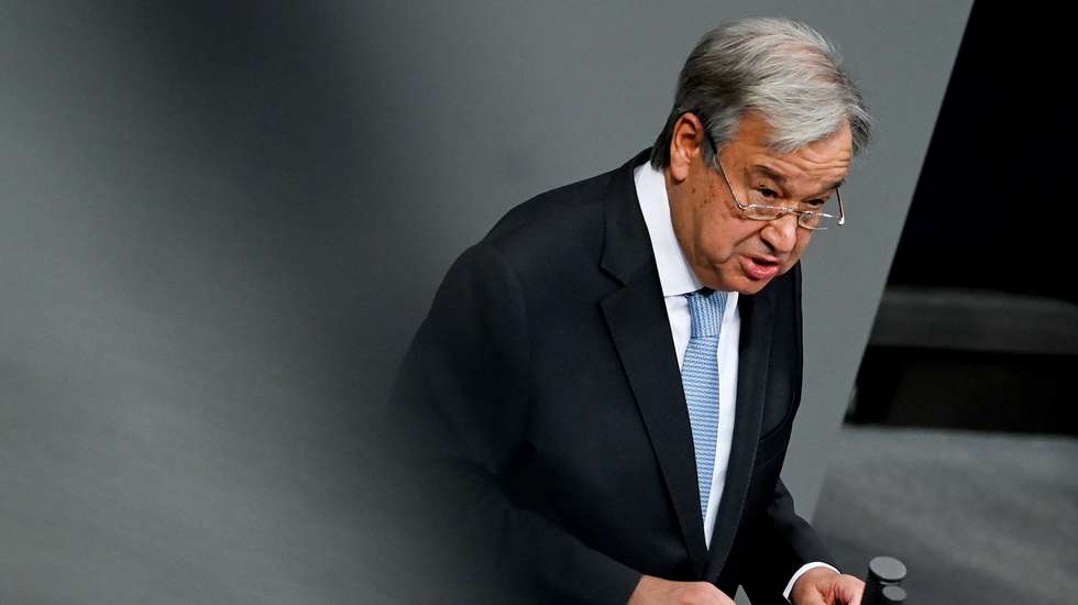 epa08891254 UN Secretary-General Antonio Guterres speaks at the German parliament 'Bundestag' in Berlin, Germany, 18 December 2020.  EPA/FILIP SINGER