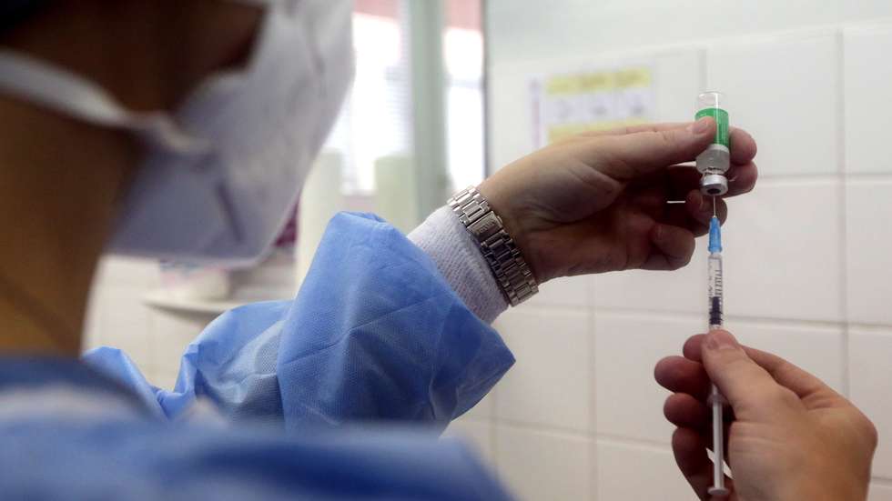 epa09065275 A medical worker prepares a dose of AstraZeneca COVID-19 vaccine during the vaccination of health care workers at the Dr. Abdulah Nakas General Hospital in Sarajevo, Bosnia and Herzegovina, 10 March 2021. The hospital received 170 doses of vaccine for the vaccination of health workers in the hospital. This event is the first of planned vaccinations in Sarajevo.  EPA/FEHIM DEMIR