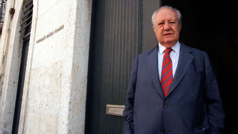 LISBOA, 1998 - MARIO SOARES NA FUNDACAO MARIO SOARES.   FOTO MANUEL MOURA/LUSA