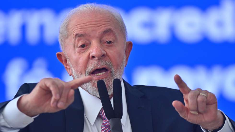 epa11294303 Brazilian President Luiz Inacio Lula da Silva speaks during the launching ceremony of the Acredita program at the Planalto Palace in Brasilia, Brazil, 22 April 2024. Lula da Silva presented a new support program for micro, small and medium-sized businesses, which establishes mechanisms to facilitate the renegotiation of debts and expand access to credit.  EPA/ANDRE BORGES