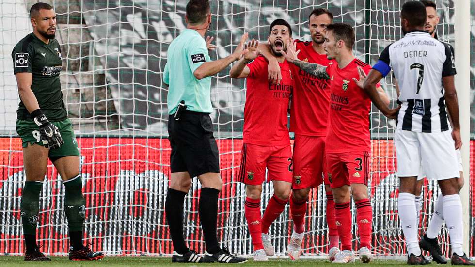 Os encarnados marcaram o golo do empate no último lance da primeira parte, por intermédio de Pizzi