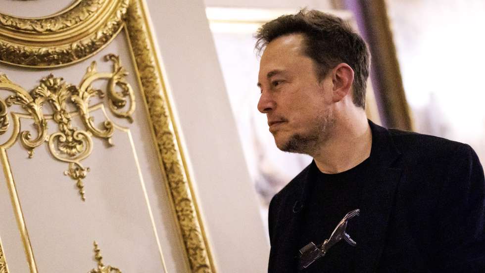 epa10955422 US tech entrepreneur Elon Musk, owner of Tesla, SpaceX and X, looks on after attending a conversation event with British Prime Minister Rishi Sunak (unseen) in central London, Britain, 02 November 2023. The conversation will be streamed on X (formerly Twitter) and follows the two-day AI Safety Summit that was held at Bletchley Park.  EPA/TOLGA AKMEN / POOL
