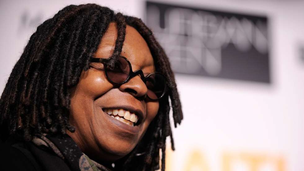 Whoopi Goldberg diz que a pastelaria recusou a encomenda, mas que outras pessoas conseguiram adquirir os bolos