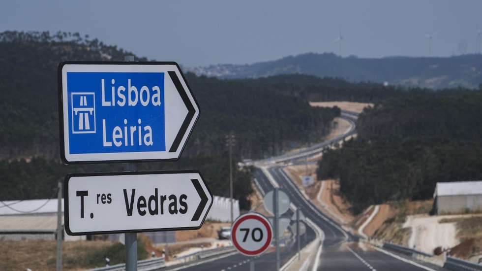 Abertura da ligação da A8 à Área Empresarial das Palhagueiras, Torres Vedras, 10 de julho de 2026. Esta infraestrutura constitui um investimento estruturante para o desenvolvimento económico do concelho e da região Oeste, representando um investimento superior a 20 milhões de euros, cofinanciado pelo Plano de Recuperação e Resiliência, através da medida destinada ao reforço das acessibilidades às Áreas de Acolhimento Empresarial. CARLOS BARROSO/LUSA