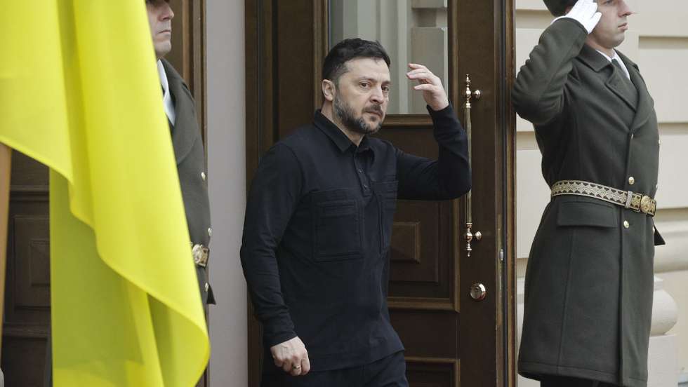 epa12569713 Ukrainian President Volodymyr Zelensky waits for the arrival of Cypriot President Nikos Christodoulides (not pictured) for their meeting in Kyiv, Ukraine, 04 December 2025. Nikos Christodoulides arrived in Kyiv to meet with top Ukrainian officials amid the ongoing Russian invasion.  EPA/SERGEY DOLZHENKO