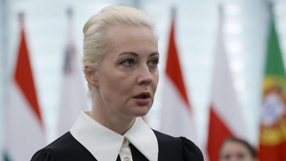 epa11186331 Yulia Navalnaya, widow of the late Russian dissident Alexei Navalny, speaks at the European Parliament in Strasbourg, France, 28 February 2024. The EU Parliament&#039;s session runs from 26 till 29 February 2024.  EPA/RONALD WITTEK