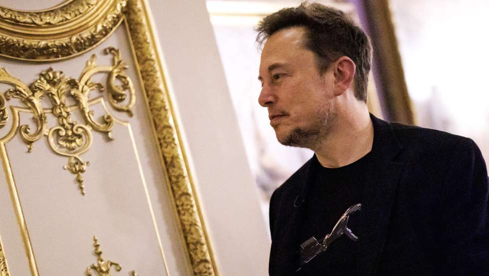 epa10955422 US tech entrepreneur Elon Musk, owner of Tesla, SpaceX and X, looks on after attending a conversation event with British Prime Minister Rishi Sunak (unseen) in central London, Britain, 02 November 2023. The conversation will be streamed on X (formerly Twitter) and follows the two-day AI Safety Summit that was held at Bletchley Park.  EPA/TOLGA AKMEN / POOL
