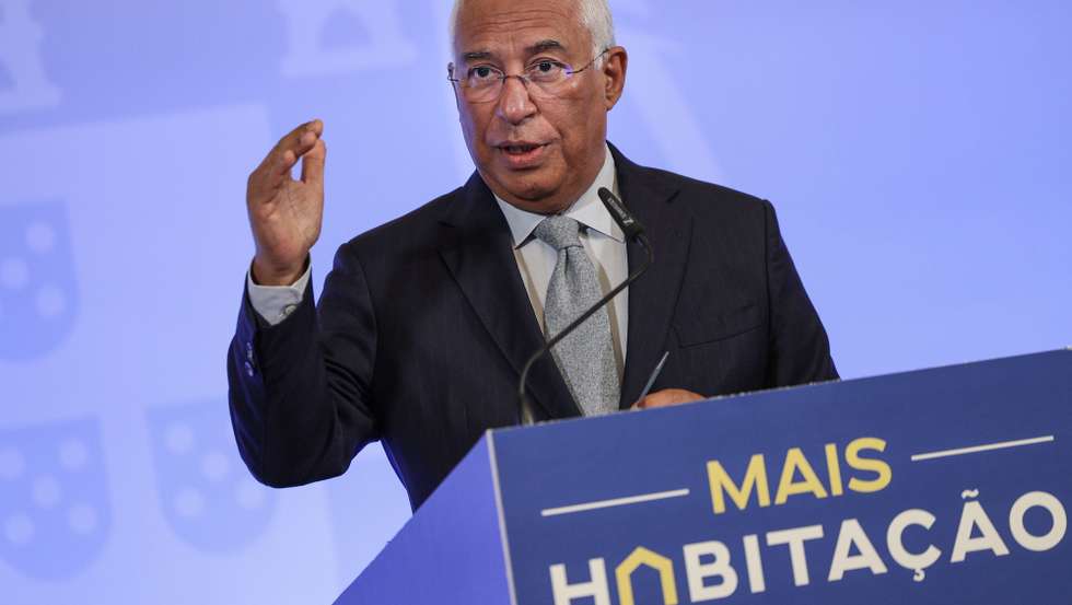 O primeiro-ministro, António Costa intervém na conferência de imprensa no final da reunião do Conselho de Ministros onde foi discutido o programa “Mais Habitação” no Palácio da Ajuda, em Lisboa, 18 de março de 2023. MIGUEL A. LOPES/LUSA
