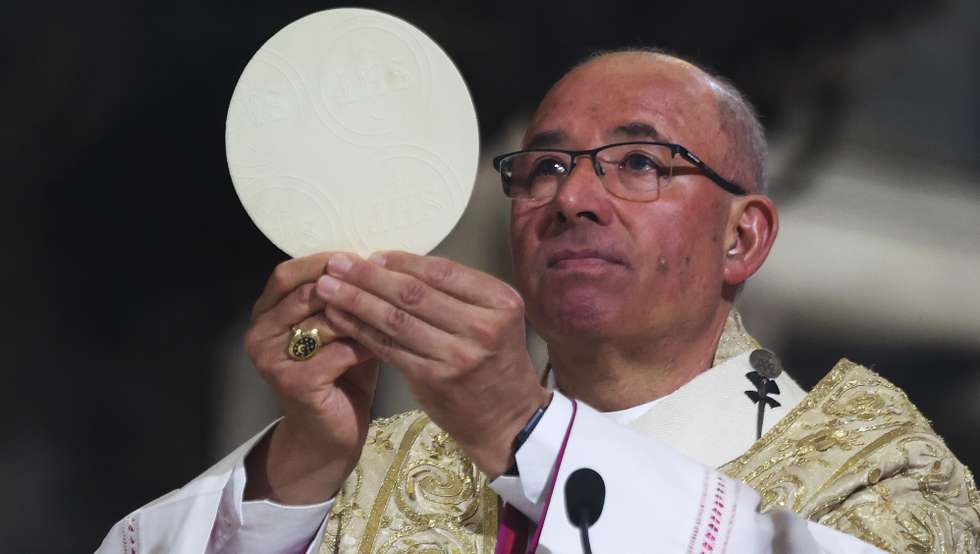 Missa solene da Ressurreição do Senhor poresidida pelo patriarca de Lisboa, Rui Valério, no âmbito do Domingo de Páscoa na Sé de Lisboa, 5 de abril de 2026. TIAGO PETINGA/LUSA