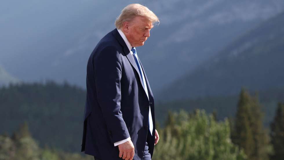 epa12180147 US President Donald Trump departs after a family photo during the Group of Seven (G7) Summit at the Kananaskis Country Golf Course in Kananaskis, Alberta, Canada, 16 June 2025. World leaders are gathered from 15 to 17 June 2025 for the annual G7 Summit.  EPA/SUZANNE PLUNKETT / POOL