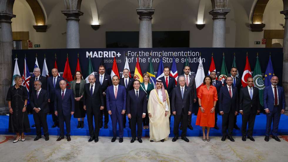 epa12134505 Palestinian Prime Minister and Minister of Foreign Affairs Mohammad Mustafa (front row, 5-R) and Spanish Foreign Minister Jose Manuel Albares (front row, 6-L) pose for a group photo with other foreign ministers ahead of the second meeting of the so-called 'Madrid Group', in Madrid, Spain, 25 May 2025. The 'Madrid Group' is integrated by European and Arab countries that promote the two-state solution as a way to overcome the Israeli-Palestinian conflict and achieve a ceasefire in Gaza.  EPA/J.J. GUILLEN