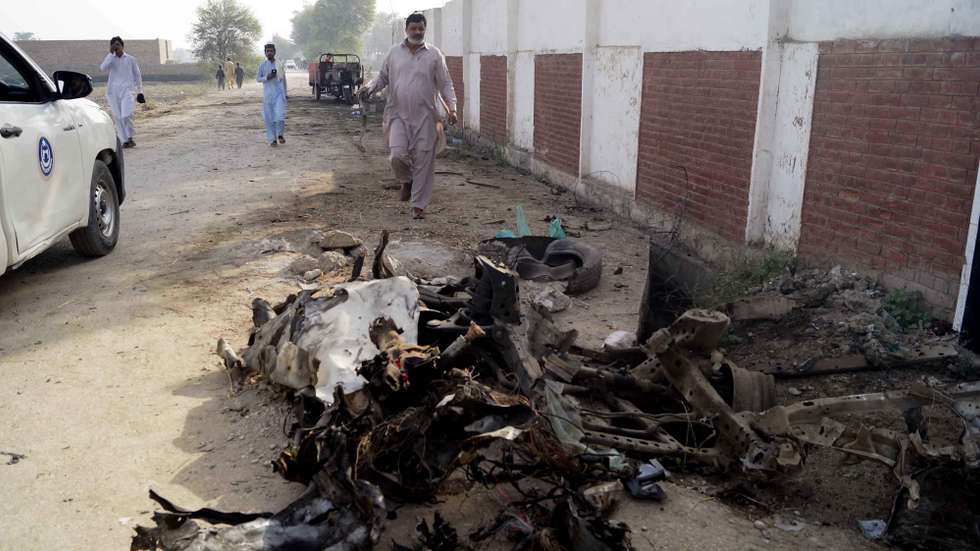 epa12446361 A view of the damages following a suspected militants attack against a police station in Dera Ismail Khan, in the KPK province, Pakistan, 11 October 2025. According to Deputy Superintendent of Police, Muhammed Adnan, at least seven policemen were killed, 13 injured, and three militants were killed after police repelled an attack on a training centre in Dera Ismail Khan on 10 October. The assault comes amid a surge in militant attacks on security forces across Khyber Pakhtunkhwa and Balochistan.  EPA/SAOOD REHMAN