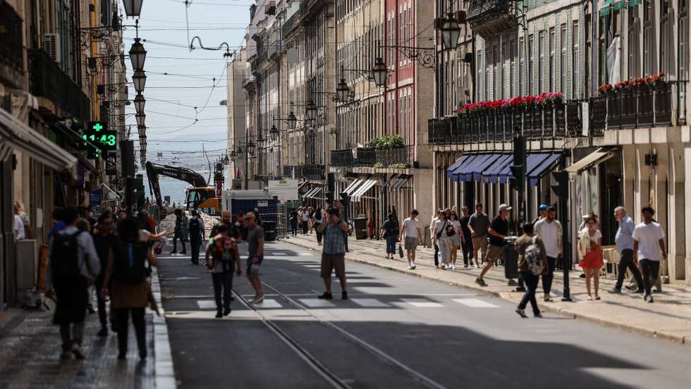 Obras na Rua da Prata, em Lisboa, que se encontra encerrada ao trânsito devido a obras em toda a zona da baixa, 2 de maio de 2023. (ACOMPANHA TEXTO DE 03 DE MAIO DE 2023). MIGUEL A. LOPES/LUSA