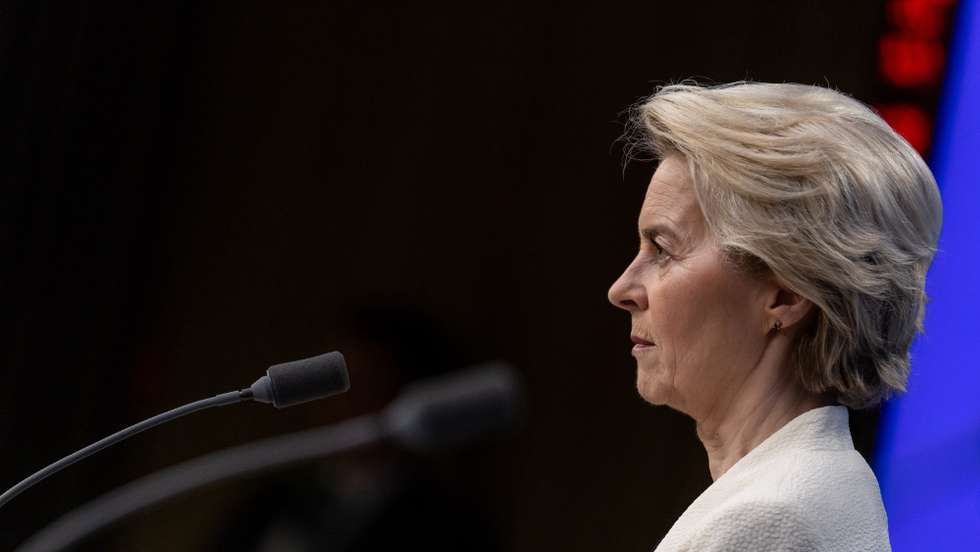 epa11945926 European Commission President Ursula von der Leyen speaks to the media after a Special European Council meeting in Brussels, Belgium, 06 March 2025. The EU leaders are convening for a special summit to discuss ongoing support for Ukraine and enhance European defence.  EPA/CHRISTOPHE PETIT TESSON