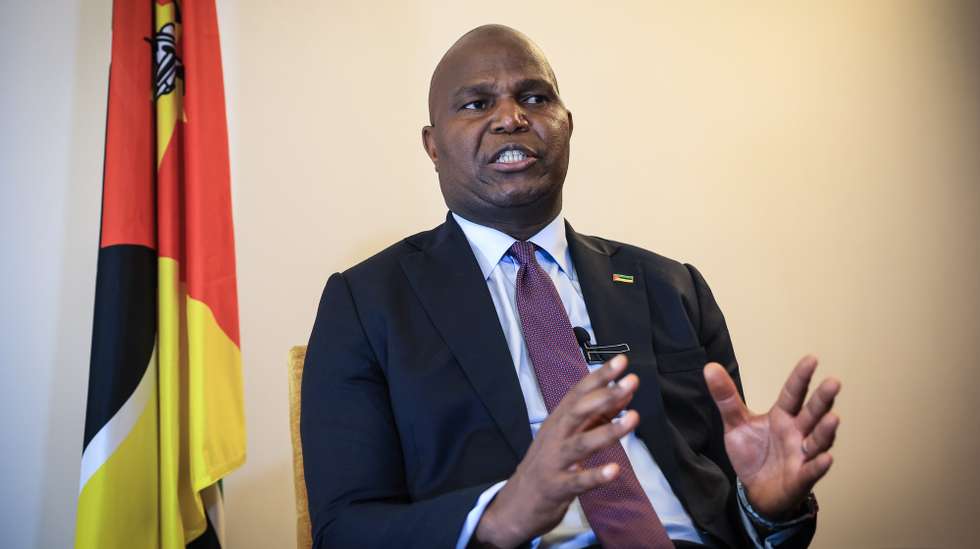 O Presidente de Moçambique, Daniel Chapo, durante entrevisa à Agencia Lusa, Porto, 8 de dezembro de 2025. (ACOMPANHA TEXTO DA LUSA).  JOSÉ COELHO/LUSA
