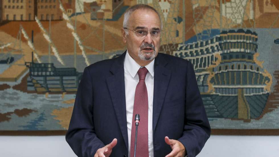 O presidente da Confederação do Comércio e Serviços de Portugal, João Vieira Lopes fala aos jornalistas após a reunião da Concertação Social esta manhã em Lisboa, 20 de outubro de 2021. MIGUEL A. LOPES/LUSA