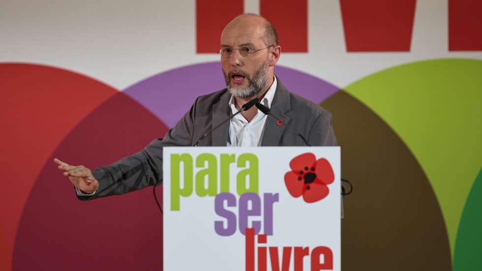 O porta-voz do Livre, Rui Tavares, durante o XV congresso do Livre, em Algés, 13 de abril de 2025. No congresso que decorreu entre os dias 12 e 13, foram apresentados os candidatos e candidatas do partido às eleições legislativas e votado o Programa Eleitoral do Livre.  ANTÓNIO COTRIM/LUSA