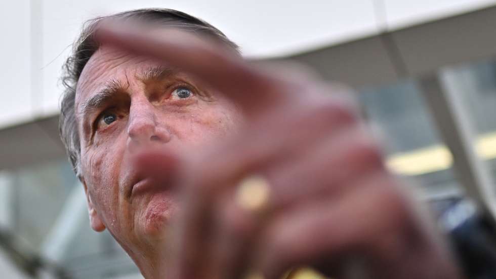 epa12305151 Former Brazilian president Jair Bolsonaro leaves a branch of the DF Star hospital services in Brasilia, Brazil, 16 August 2025. Bolsonaro, who is under house arrest while being tried for attempting a coup, left the residence where he is confined two weeks ago to undergo a series of medical examinations at a hospital, authorized by the Supreme Court.  EPA/ANDRE BORGES