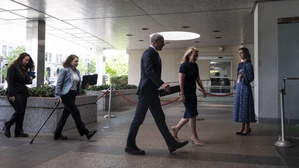 epa12889435 Israeli Ambassador to the United States Yechiel Leiter (C) arrives prior to Peace talks between Israel and Lebanon at the US State Department in Washington, DC, USA, 14 April 2026. US Secretary of State Marco Rubio joined working-level peace talks with Israeli Ambassador to the United States Yechiel Leiter and Lebanese Ambassador to the United States Nada Hamadeh Moawad at the Department of State.  EPA/LUKE JOHNSON