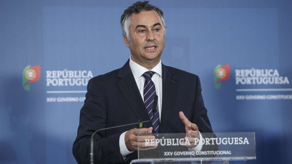O ministro da Educação, Ciência e Inovação, Fernando Alexandre, intervém na apresentação da nova Agência para a Investigação e Inovação (AI2), esta tarde no Campus XXI em Lisboa, 4 de novembro de 2025. MIGUEL A. LOPES/LUSA
